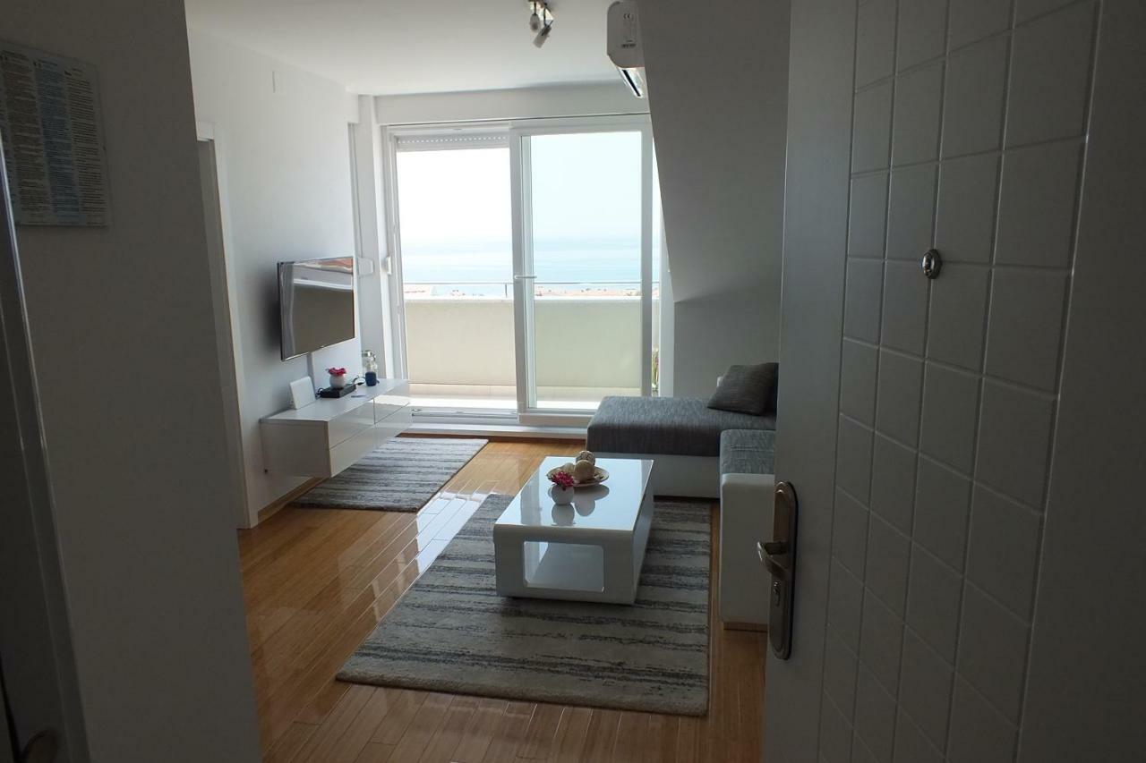 Apartment Silvija Novalja Exterior photo